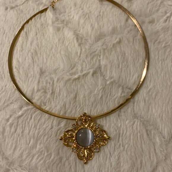Elegant choker with beautiful pendant - Picture 1 of 5